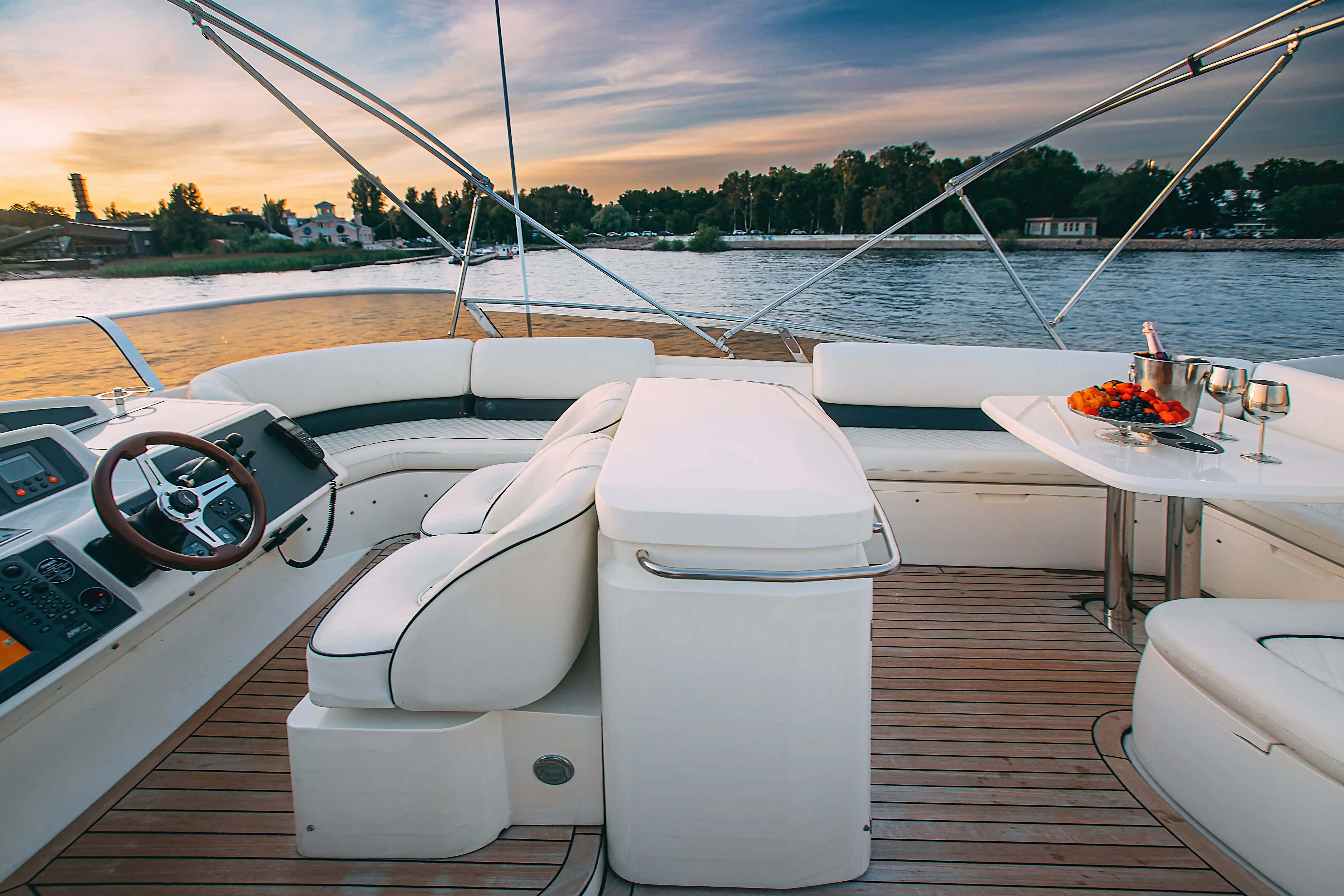 Яхта Princess 57 Esperanza image- 7